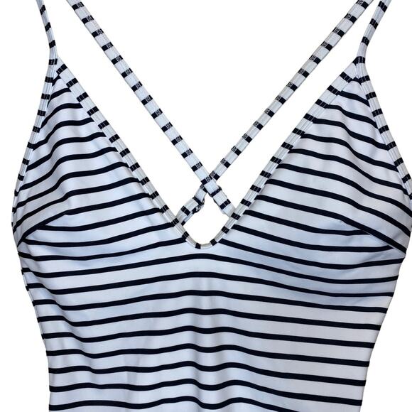 NWT CUPSHE Black & White Striped One Piece Swimsuit Size XS - Picture 6 of 12